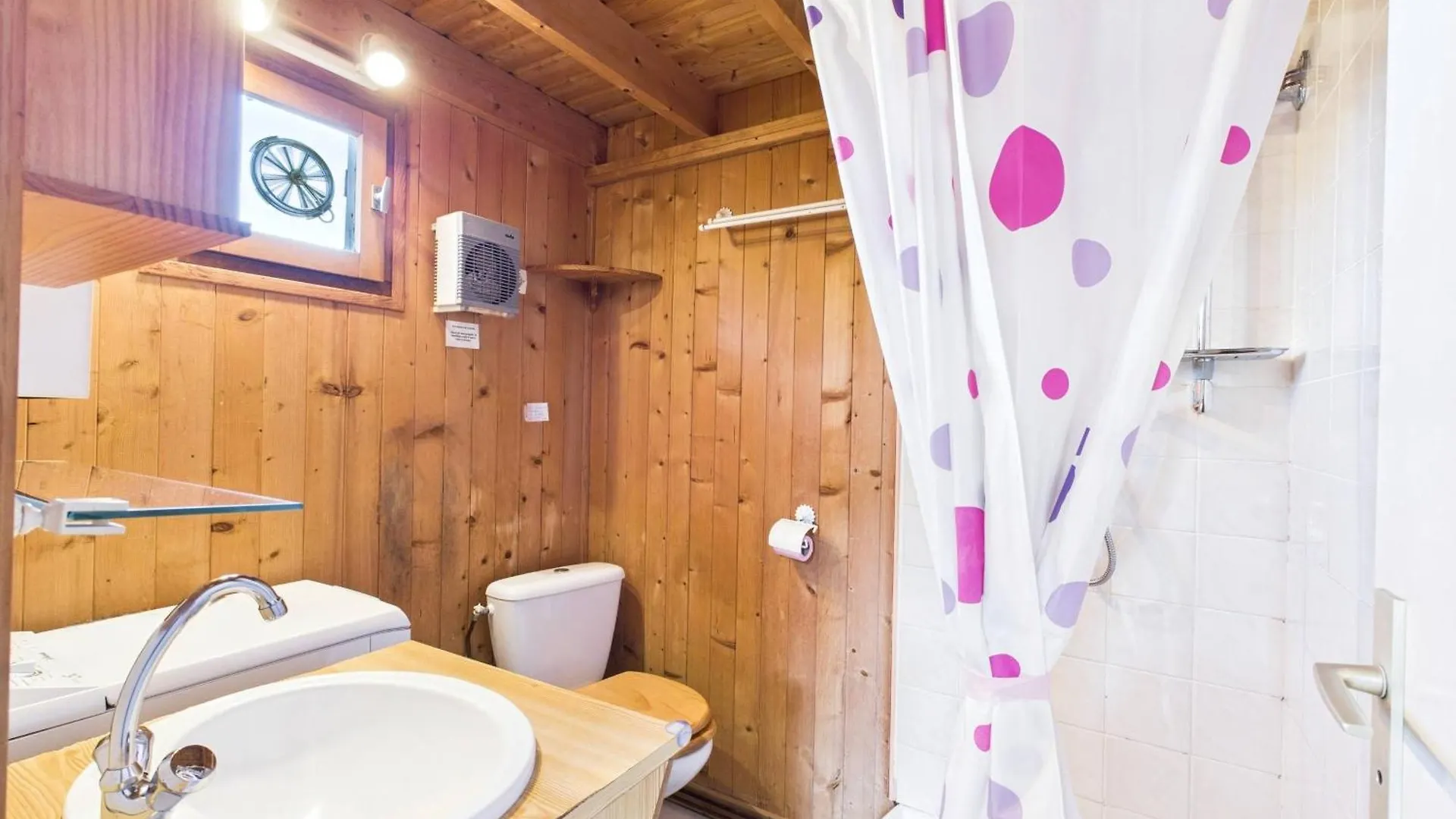 Chalet 2 Adultes 2 Enfants - Jardin Et Terrasse Plurien 0*,